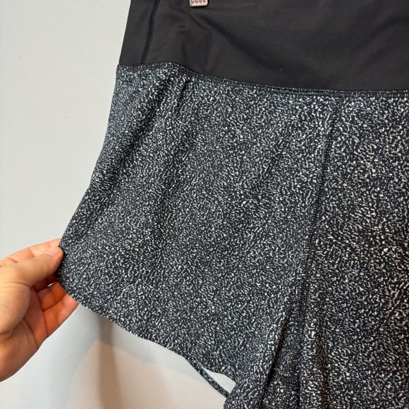 ATHLETA run with it short 3.5" in black static size M - Picture 5 of 7